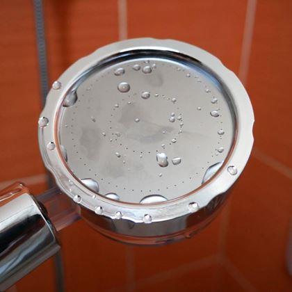 Kép valamiből Víztakarékos forgó zuhanyfej - ezüst