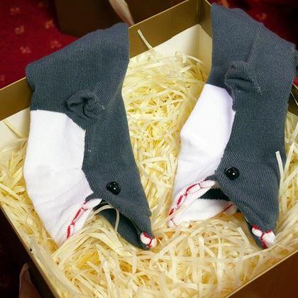 Kép valamiből Vicces zokni - cápa