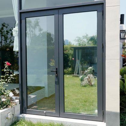 Kép valamiből Tükörfólia ablakra 200 cm - ezüst