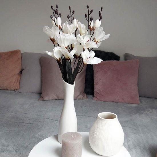 Kép valamiből Művirágok vázába - fehér