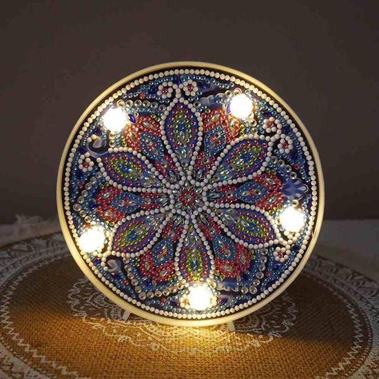 Kép valamiből Gyémántszemes festés LED mandala lámpa - kék-lila