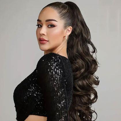 Kép valamiből Hullámos, 60 cm-es copf hajdúsító -  sötétbarna