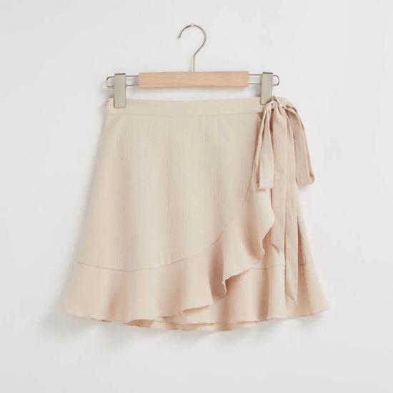 Kép valamiből Rövid tekercselős szoknya  -  krémszínű