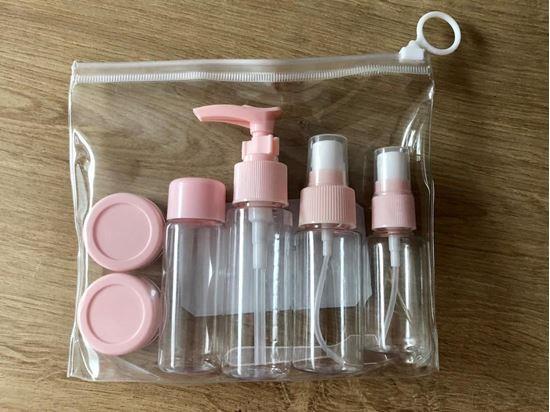 Kép valamiből Utazási kozmetikai üvegcsék készlete repülőgépre való táskával, 50 ml