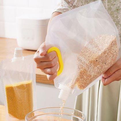 Kép valamiből Visszazárható zacskó tölcsérrel 5 db - 2,5 l