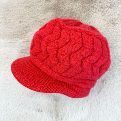 Kép valamiből Bélelt svájci sapka szőrmével - piros