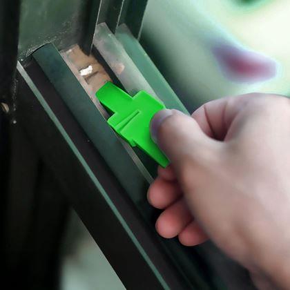 Kép valamiből Ablakkeret/ablakvájat tisztító eszköz