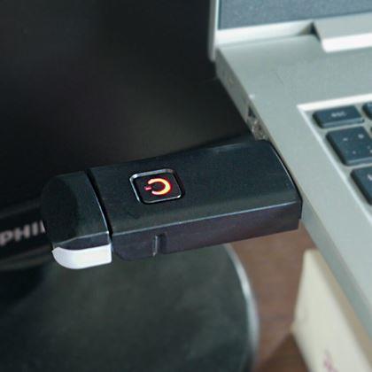 Kép valamiből Összecsukható LED olvasólámpa csipesszel