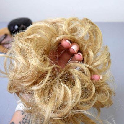 Kép valamiből Póthaj konty  -  lenszőke