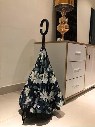 Kép valamiből Fordított esernyő  -  fehér virágok