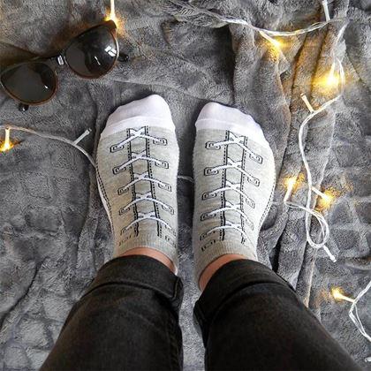 Kép valamiből Tornacipő mintás zokni  -  szürke