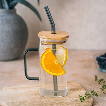 Kép valamiből Szögletes üveg fedéllel, szívószállal és füllel – 350 ml