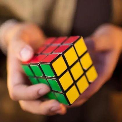 Kép valamiből Rubik-kocka