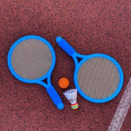 Kép valamiből Gyerek tollaslabda készlet - ütők, labda, tollaslabda-labda