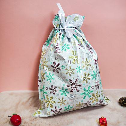 Kép valamiből Karácsonyi ajándékcsomagoló táska madzaggal - 51x39 cm - hópehelyek