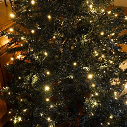 Kép valamiből Karácsonyi világítás a karácsonyfára