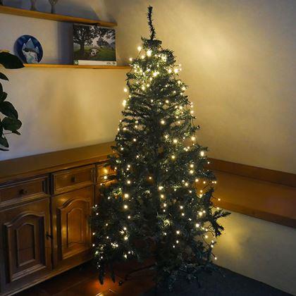 Kép valamiből Karácsonyi világítás a karácsonyfára