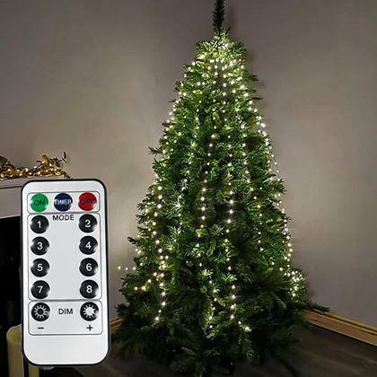 Kép valamiből Karácsonyi világítás a karácsonyfára