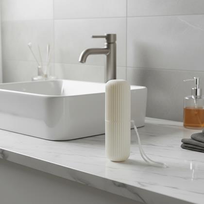 Kép valamiből Fogkefe és fogkrém utazótok