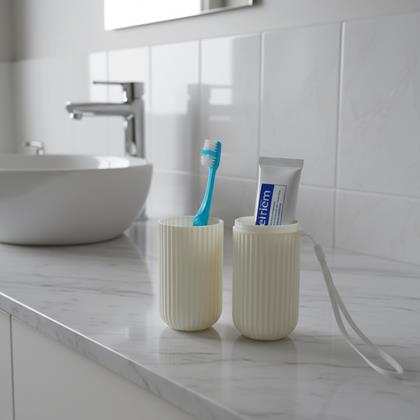 Kép valamiből Fogkefe és fogkrém utazótok