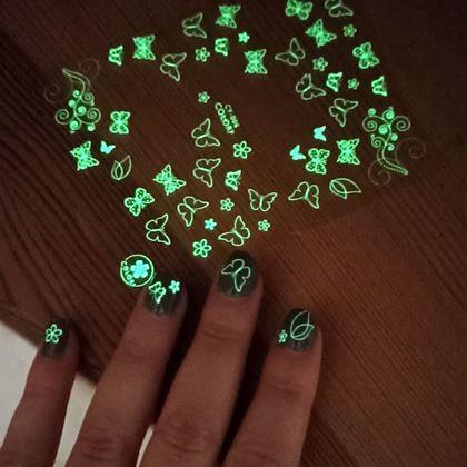 Kép valamiből Világító körömmatricák