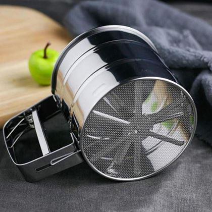 Kép valamiből Rozsdamentes acél konyhai szűrő mérőpohárral