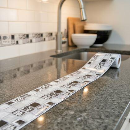 Kép valamiből Öntapadós mozaik szegély - szürke keverék