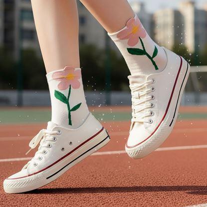 Kép Zokni virágokkal