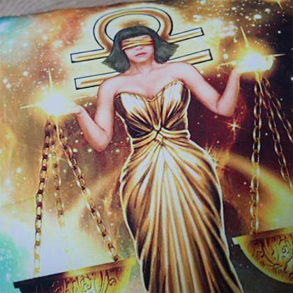 Kép valamiből Párnahuzat állatövi jegyekkel - mérlegek