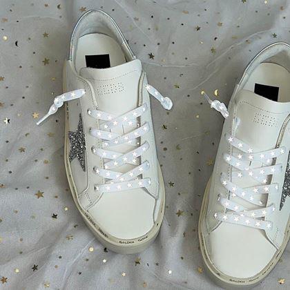 Kép valamiből Fűzők reflektív csillagokkal - fehér