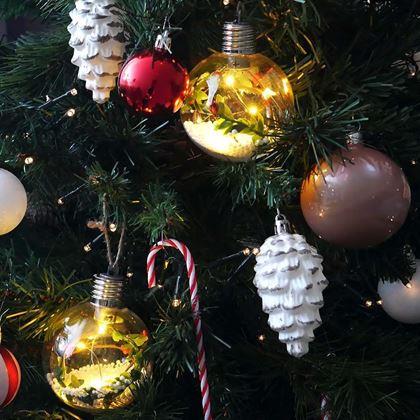 Kép valamiből Karácsonyi LED világító gömb karácsonyfára -  girland