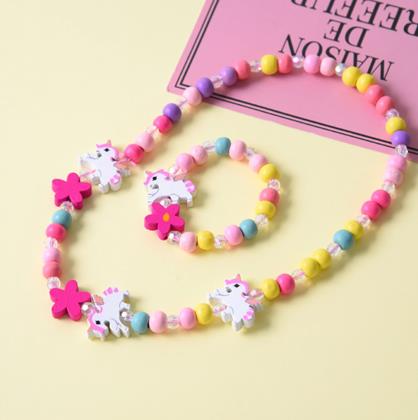 Kép valamiből Nyaklánc és karkötő készlet fából készült gyöngyökből