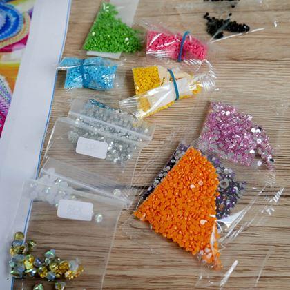 Kép valamiből Diamantové malování deluxe - páv