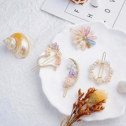 Kép valamiből Virágos hajcsatok kövekkel 4 darab