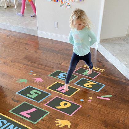 Kép valamiből Padlóra ragasztható matricák - ugróiskola