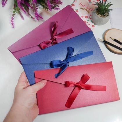 Kép valamiből Ajándék boríték szalaggal -  piros