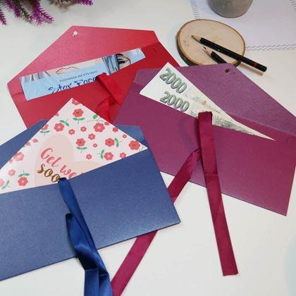 Kép valamiből Ajándék boríték szalaggal -  piros