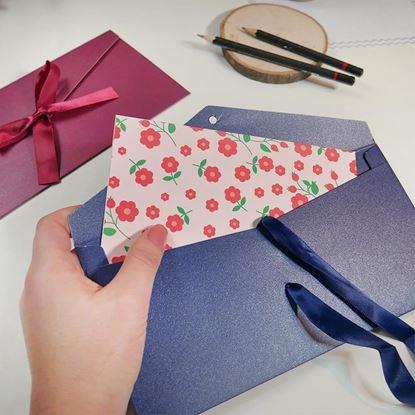 Kép Ajándék boríték szalaggal