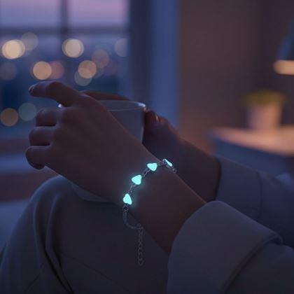 Kép valamiből Világító karkötő - szívek