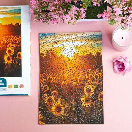 Kép valamiből Szabálytalan formájú fából készült puzzle  - napraforgómező