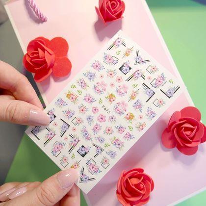 Kép valamiből Körömmatrica készlet - 71 db virág