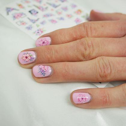 Kép valamiből Körömmatrica készlet - 71 db virág