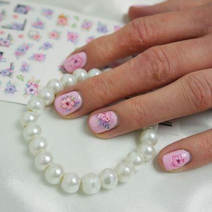 Kép valamiből Körömmatrica készlet - 71 db virág