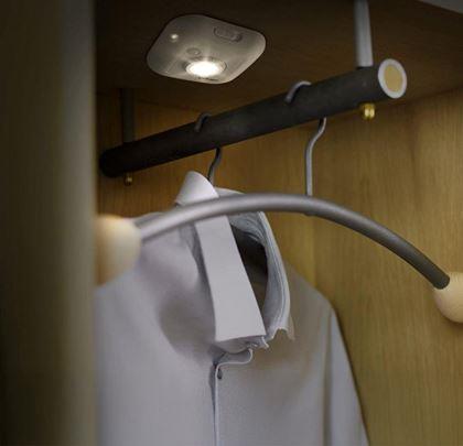 Kép valamiből Éjszakai LED lámpa elemmel és mozgásérzékelővel