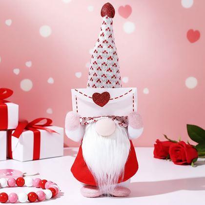 Kép valamiből Manó szívecskékkel