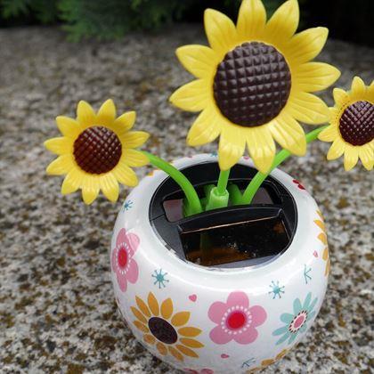 Kép valamiből Napelemes virág  - napraforgó