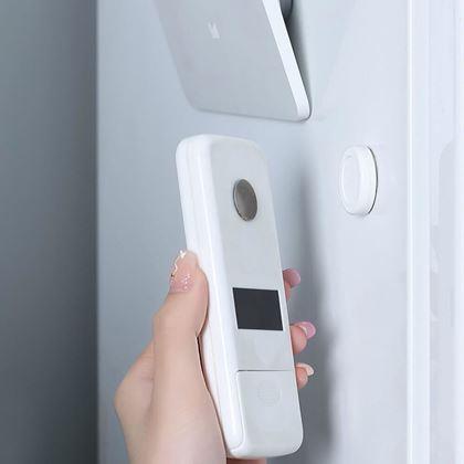 Kép valamiből Öntapadó mágneses tartó