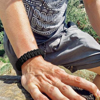 Kép valamiből Túlélő karkötő - fekete