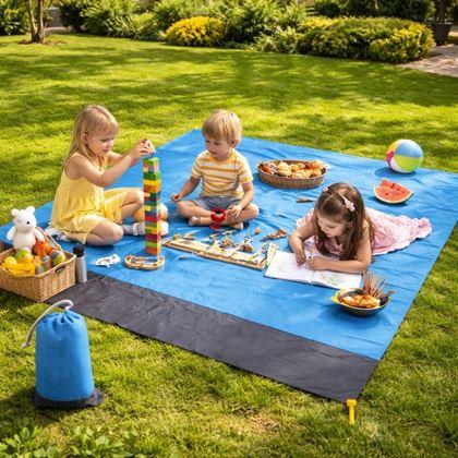 Kép valamiből Víz- és homokálló strandmatrac cövekekkel, 2x2 m, kék