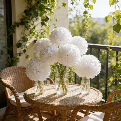 Kép valamiből Fehér papír pompom dekoráció, 20 cm, 5 db